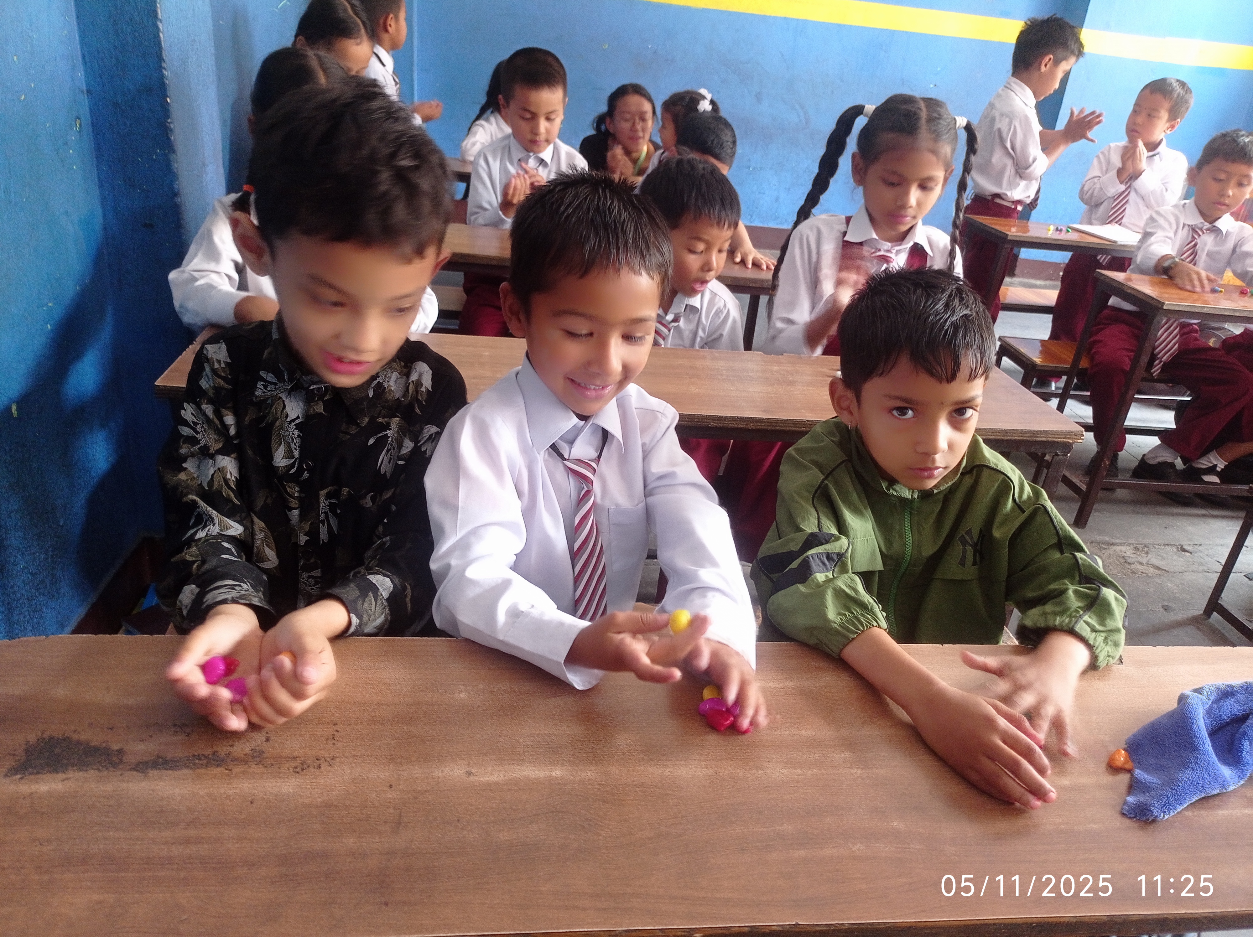 Daphe english school