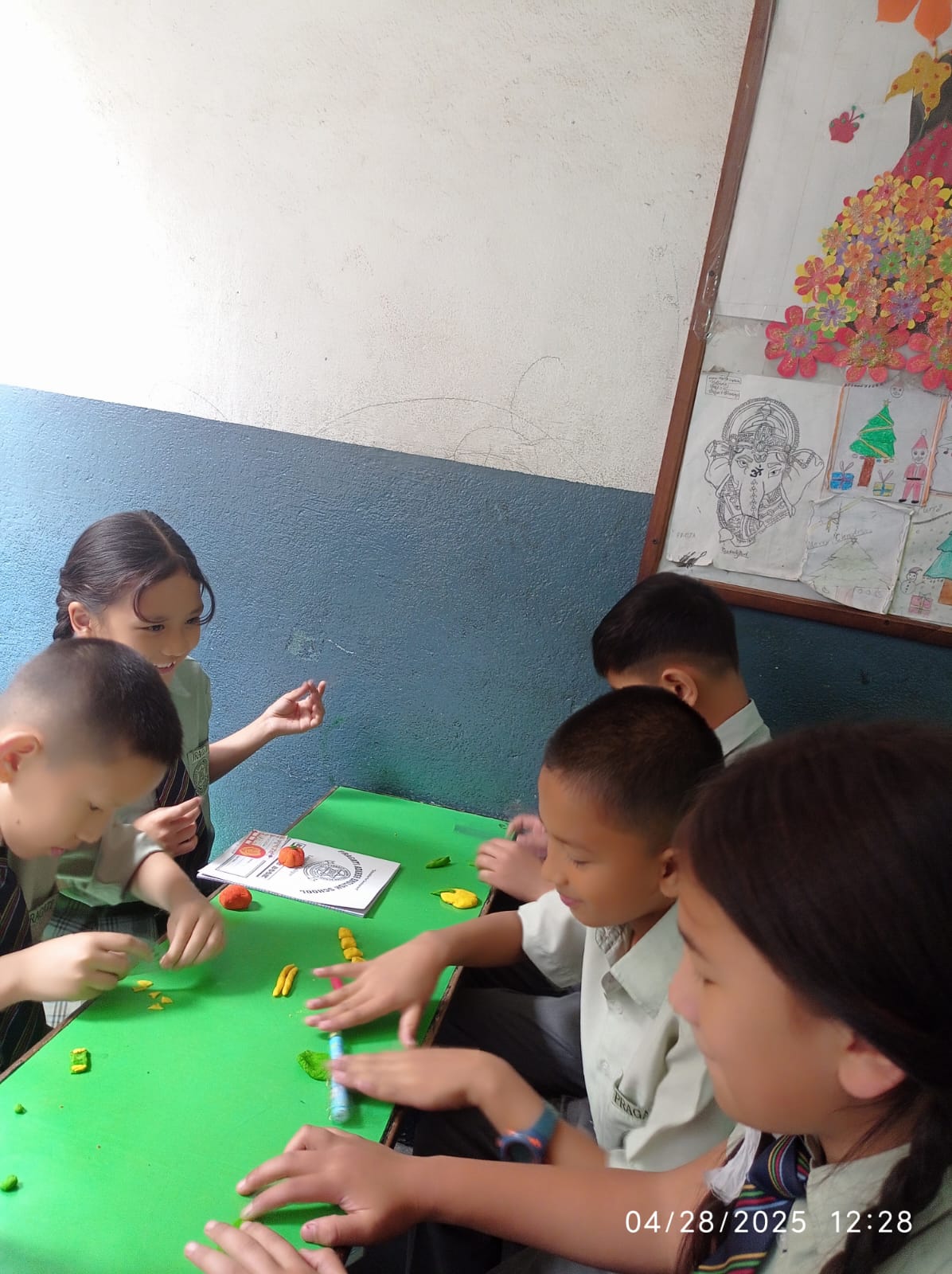 Pragati Adarsh English School