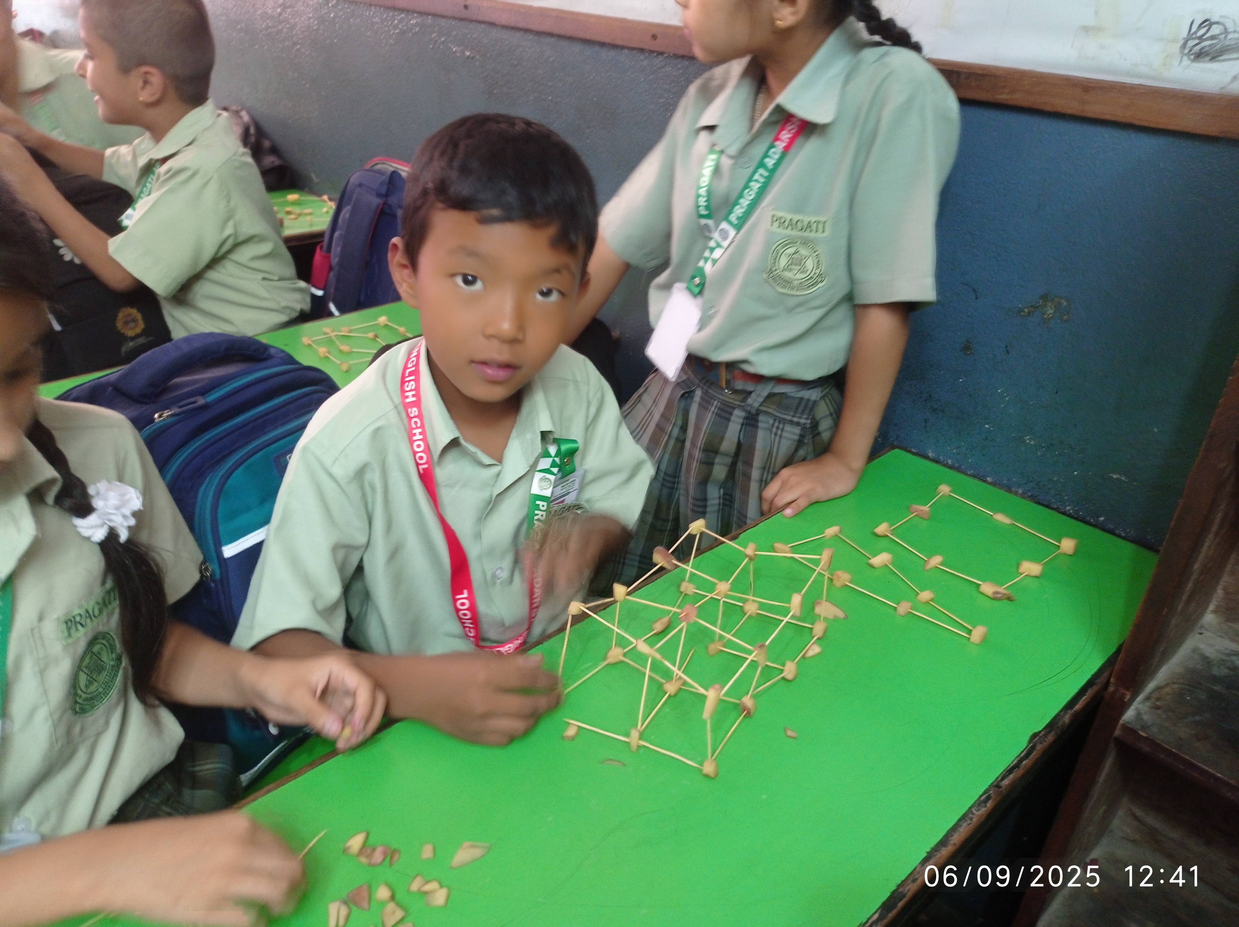 Pragati Adarsh English School