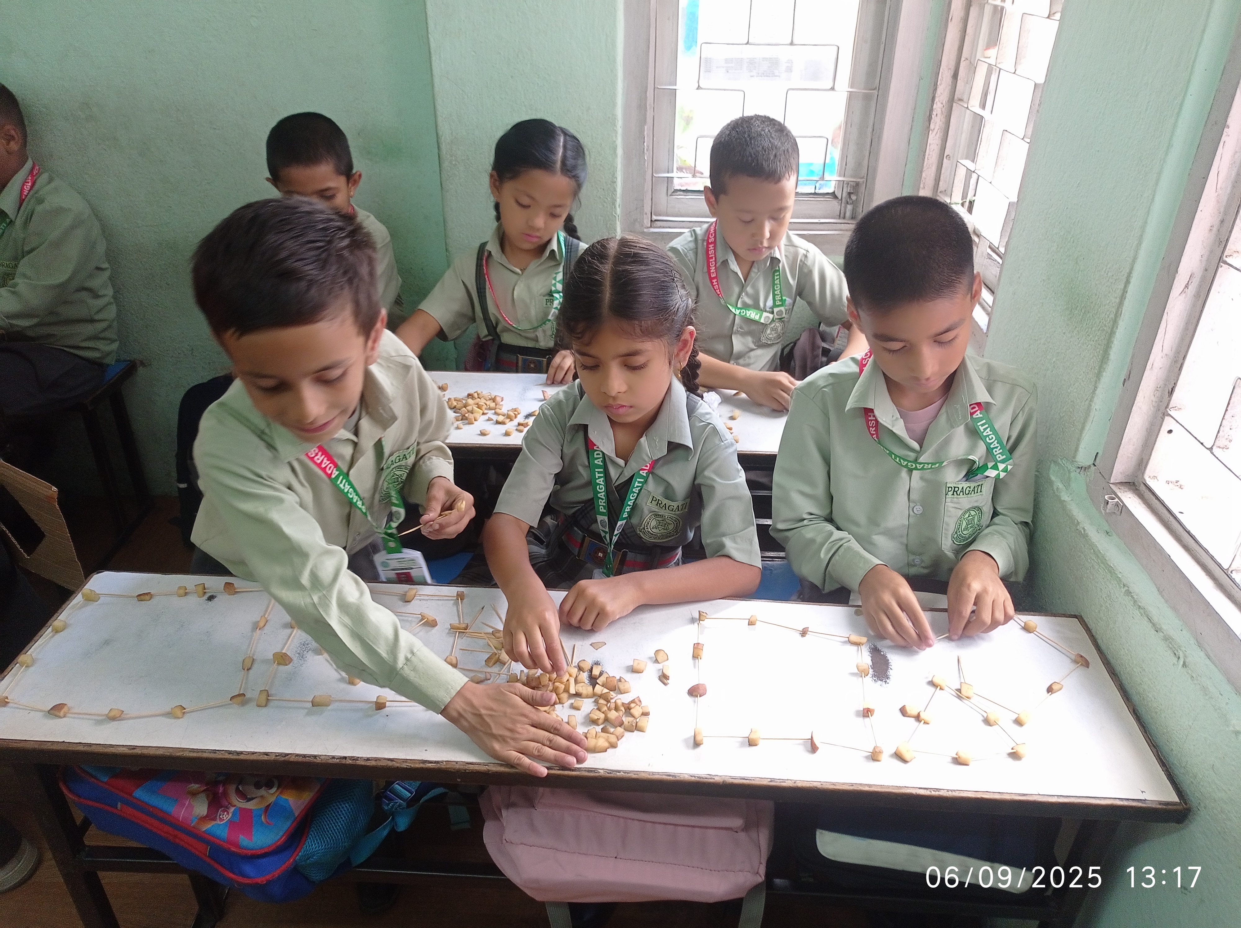 Pragati Adarsh English School