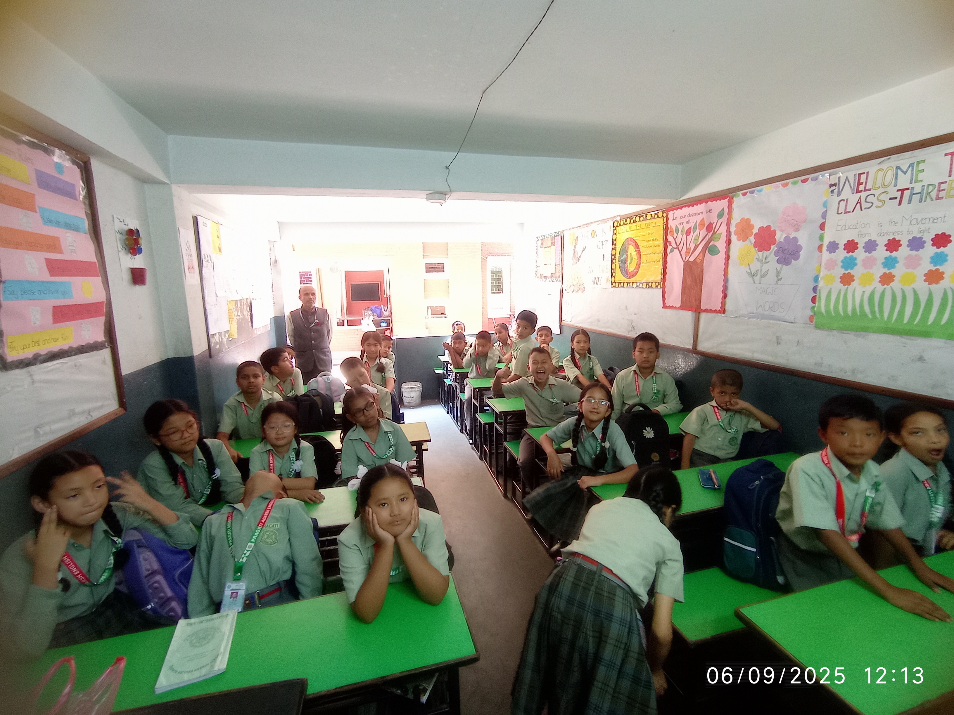 Pragati Adarsh English School