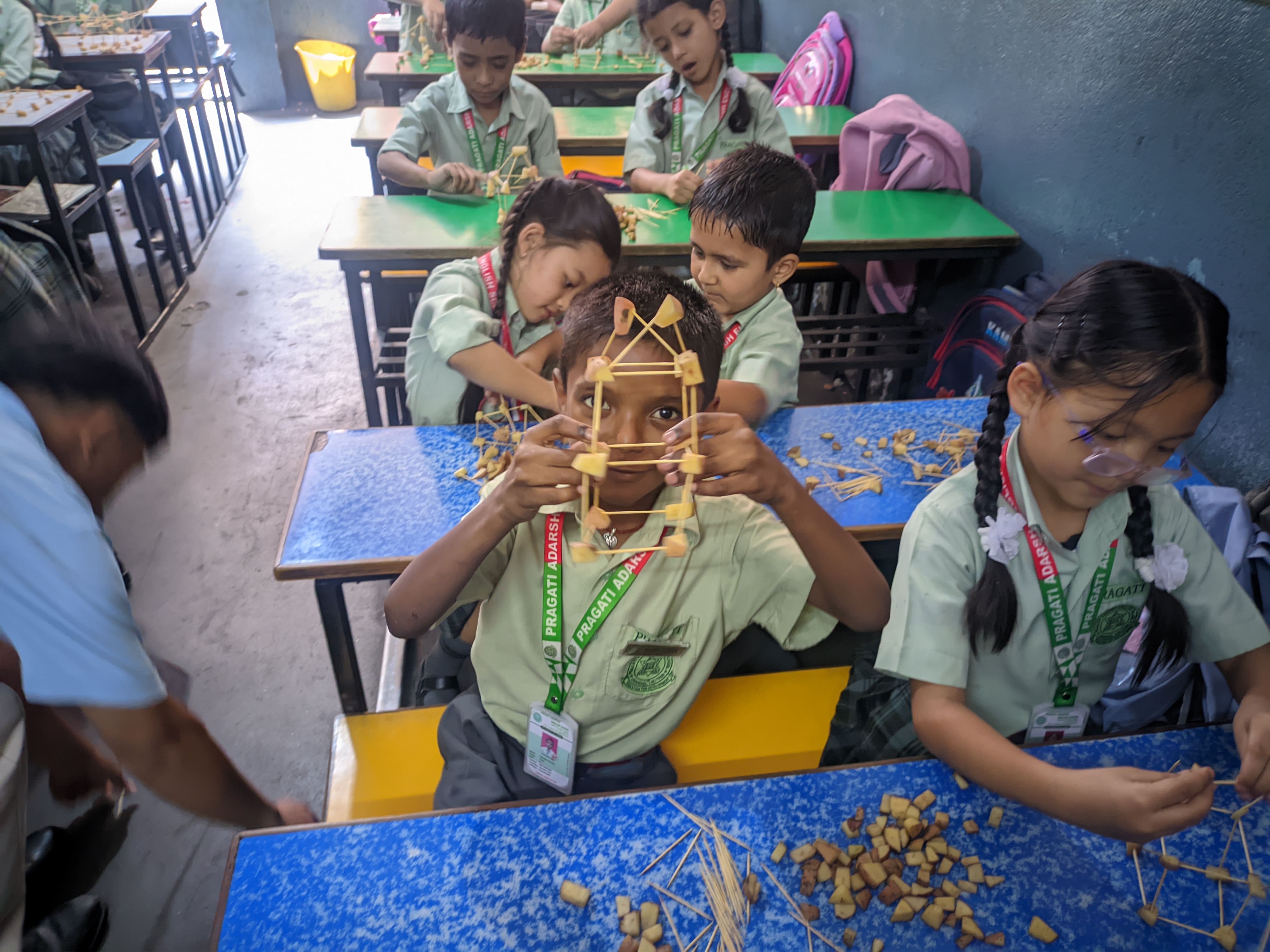 Pragati Adarsh English School