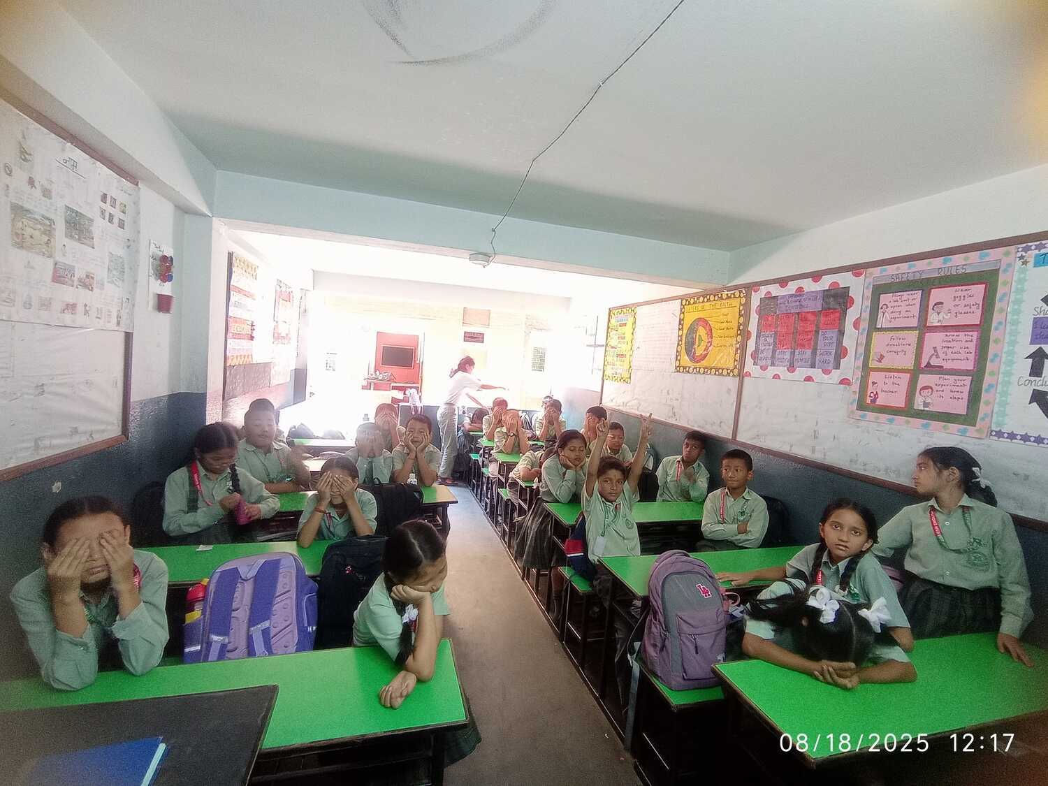 Pragati Adarsh English School